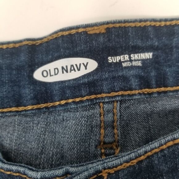 Old Navy Siper Skinny Mid Rise Raw Hem Jean. Size 10. - Picture 15 of 16